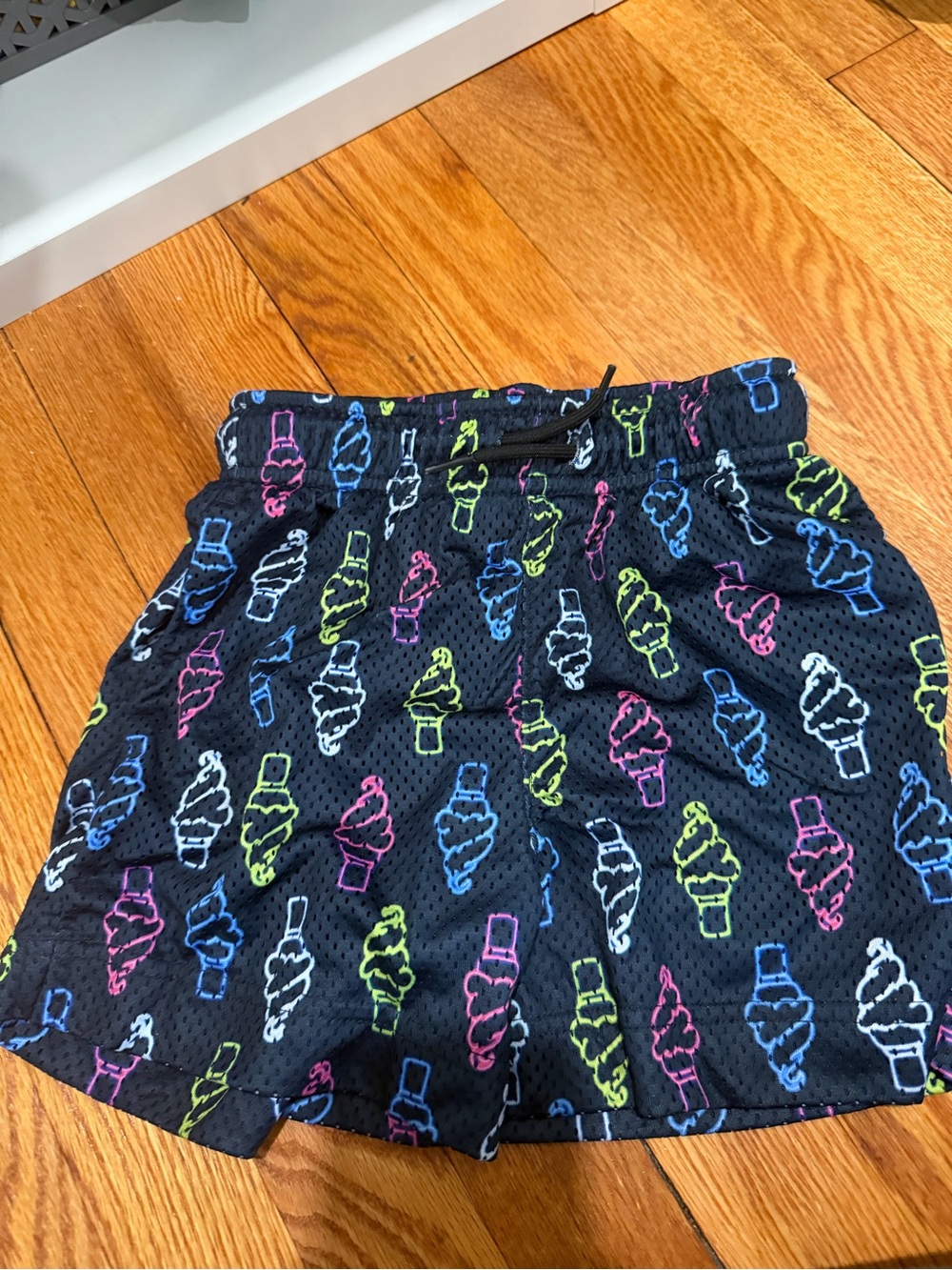 Old Navy Toddler Boy Ice Cream Shorts XS (5) Worn Once